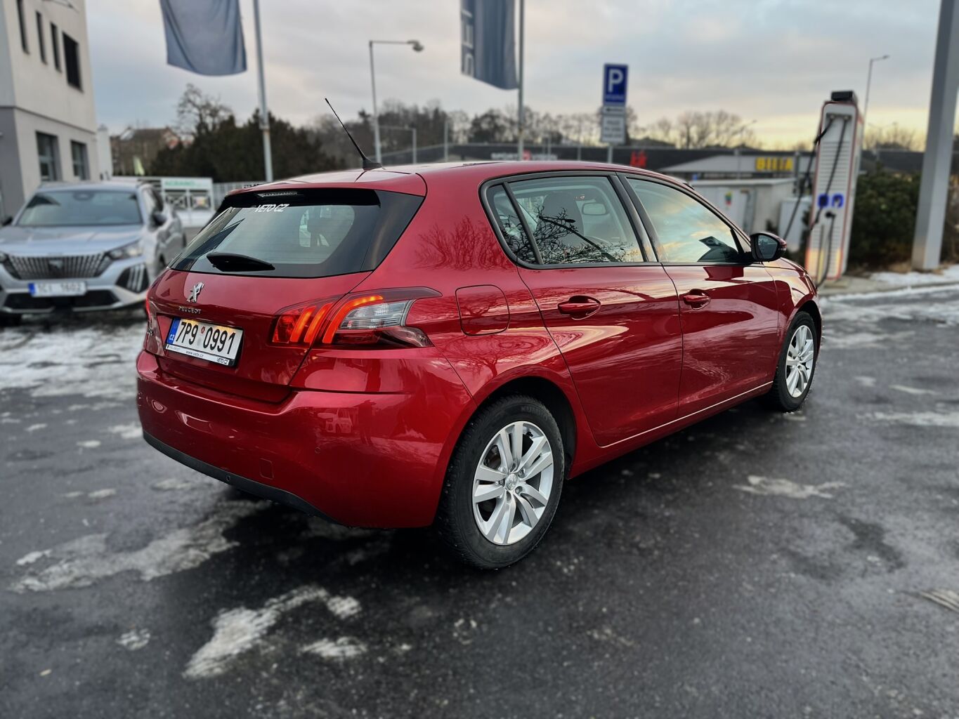 Peugeot 308 ALLURE 1.2 PureTech 110k – fotografie 5