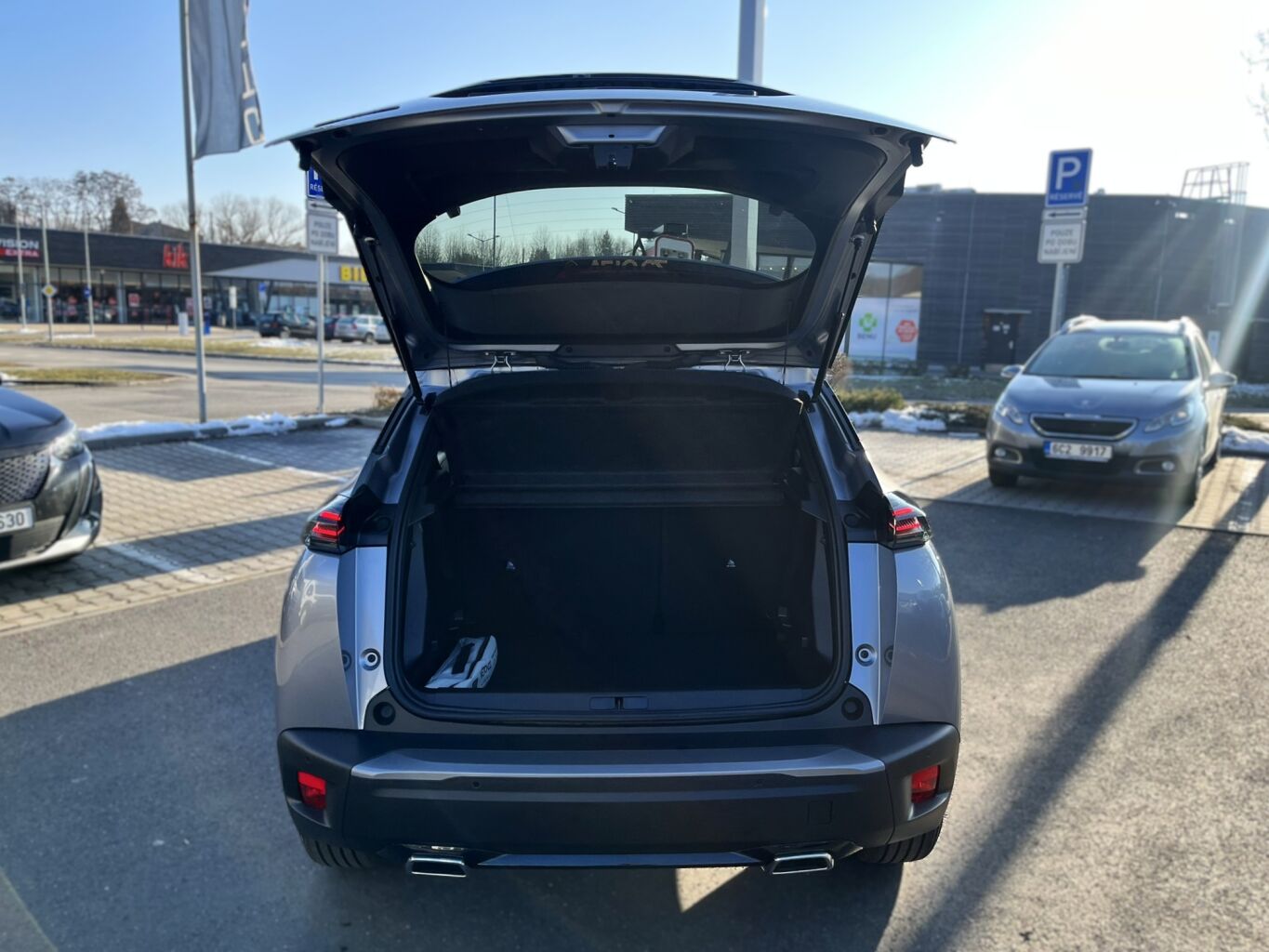 Peugeot 2008 ALLURE PureTech 130k EAT8 – fotografie 5