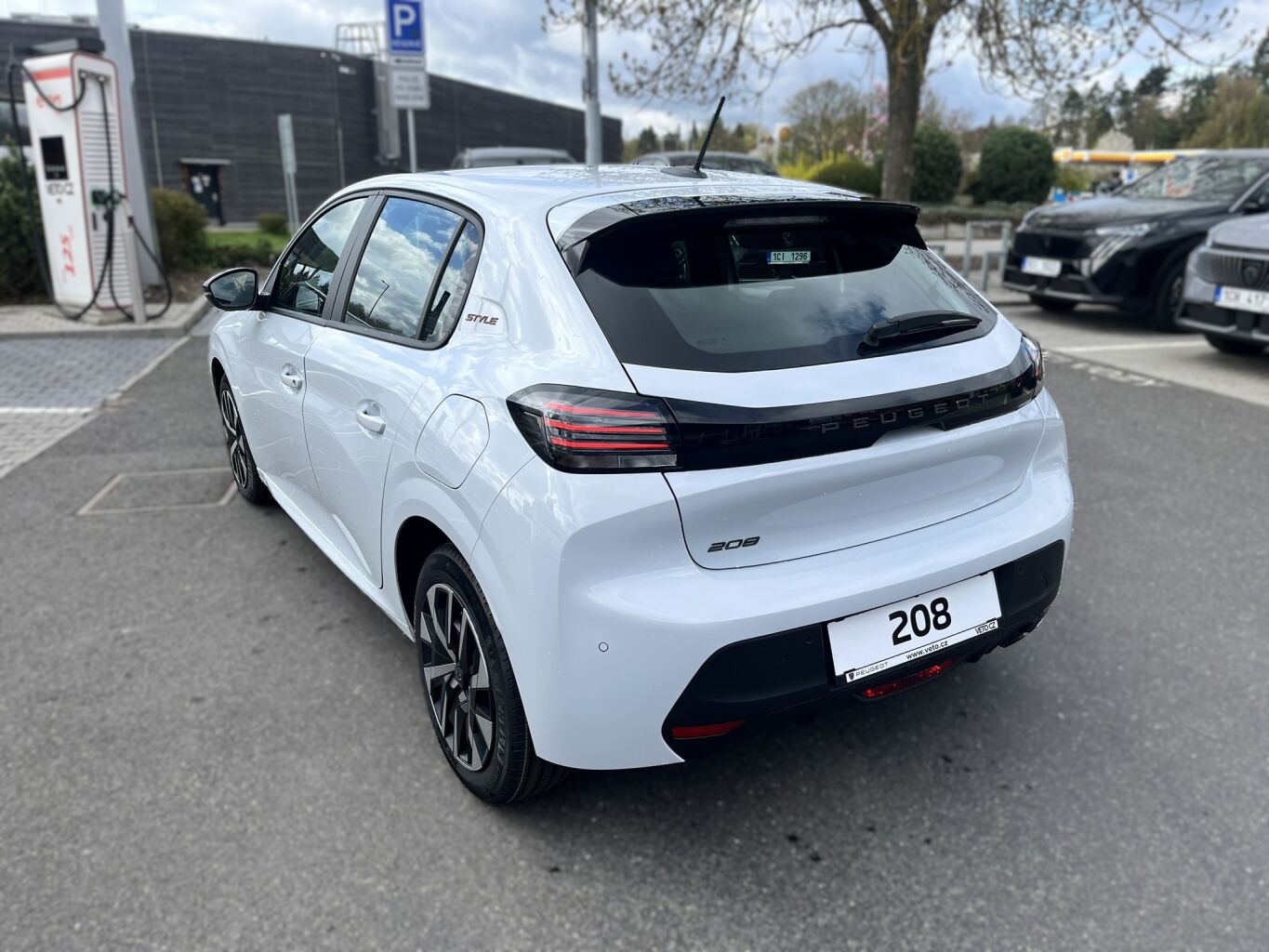 Peugeot 208 STYLE PureTech 100k MAN6 – fotografie 4