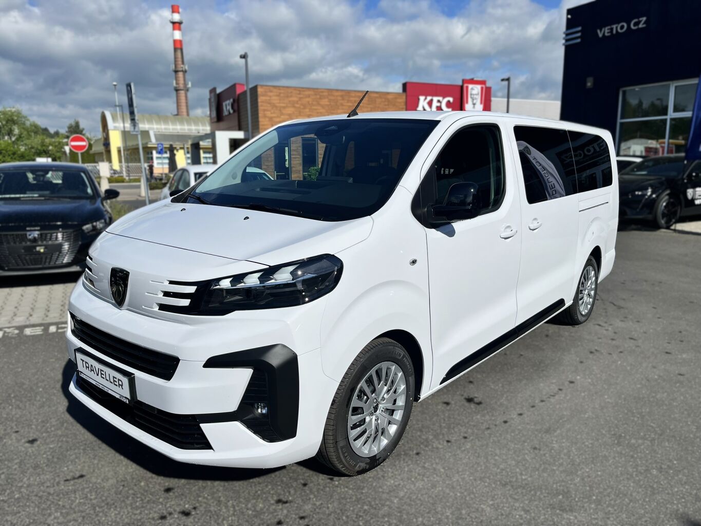 Peugeot Traveller Active L3 2,2 HDi 180k EAT8 – fotografie 2
