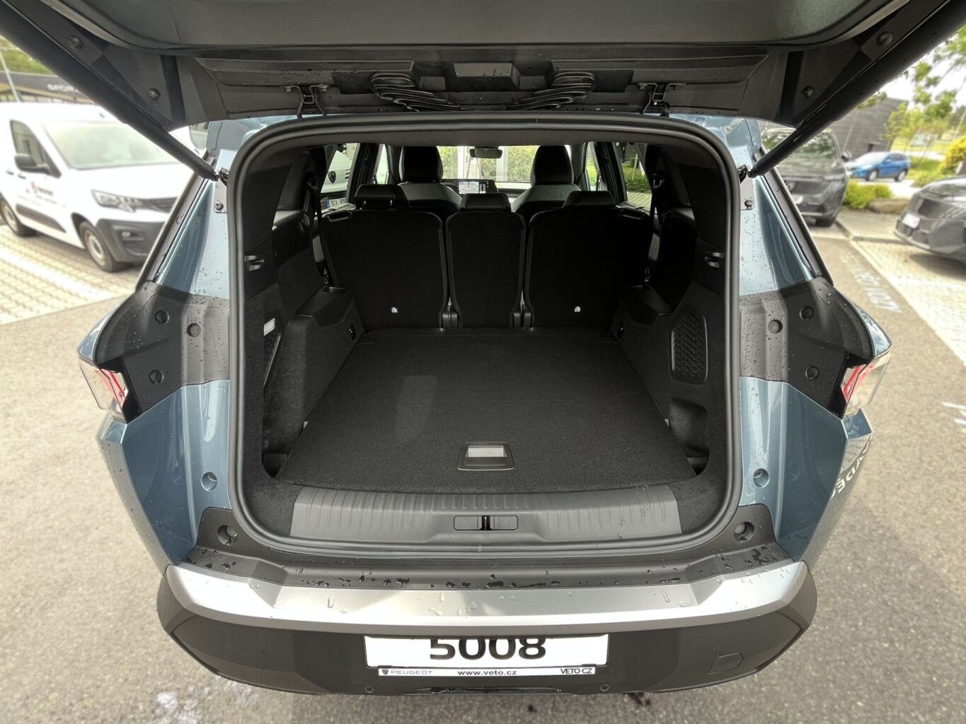Peugeot 5008 GT Hybrid 145 e-DCS6 – fotografie 5