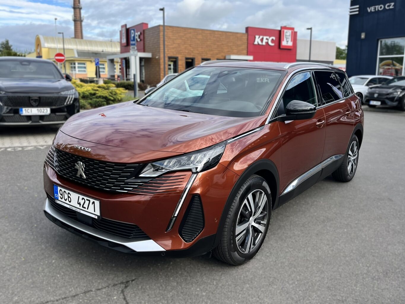 Peugeot 5008 ALLURE 1.5 BlueHDi 130k MAN6 – fotografie 2