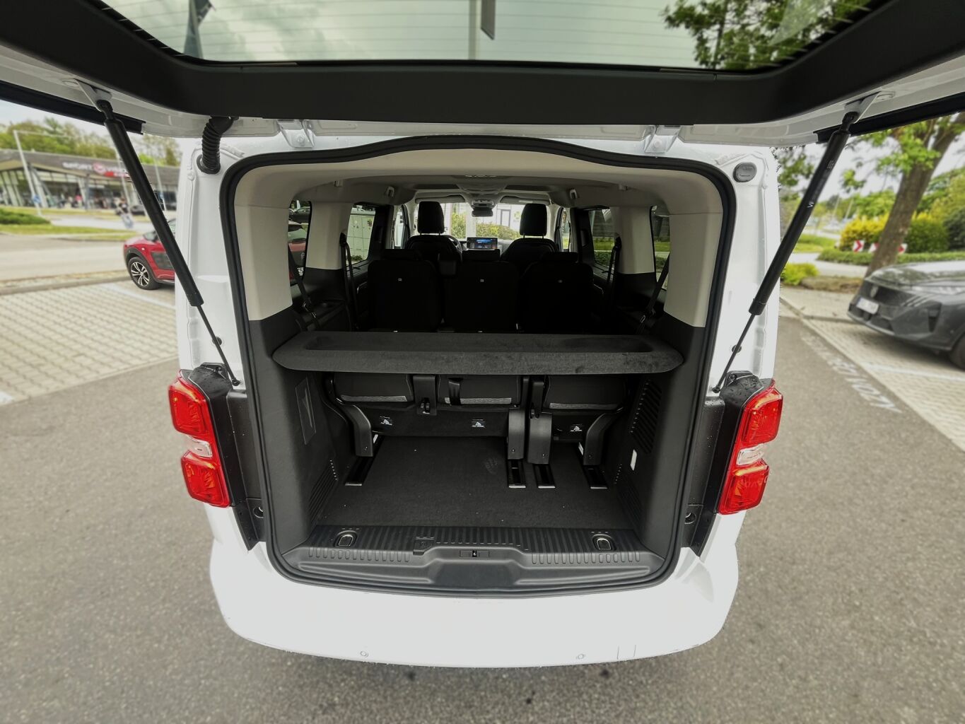 Peugeot Traveller Active L2 2,2 HDi 150k MAN6 – fotografie 5