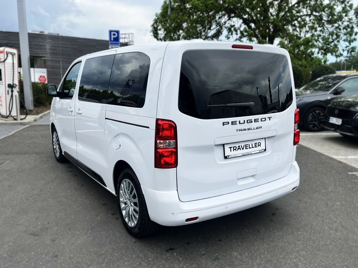 Peugeot Traveller Active L2 2,2 HDi 150k MAN6 – fotografie 3
