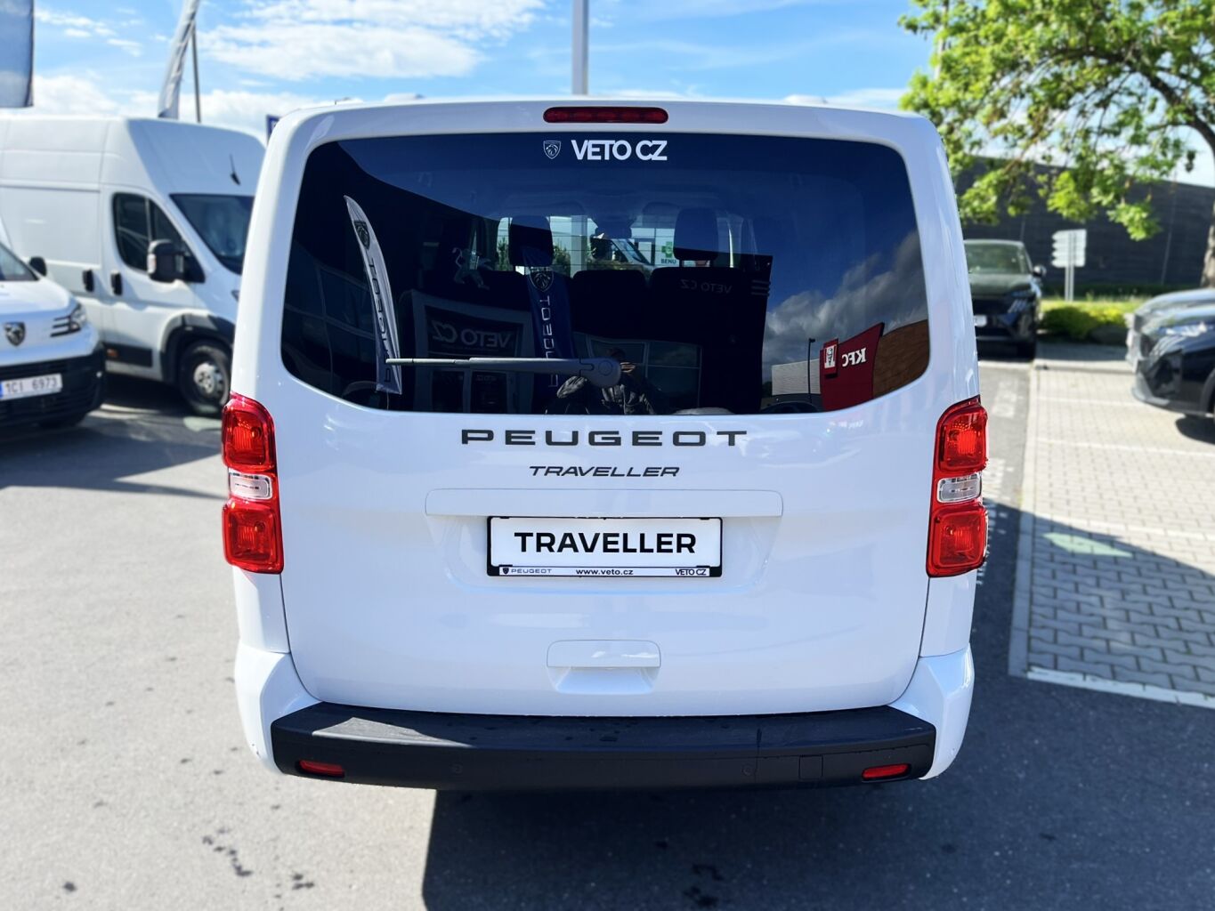 Peugeot Traveller Active L3 2,2 HDi 180k EAT8 – fotografie 4