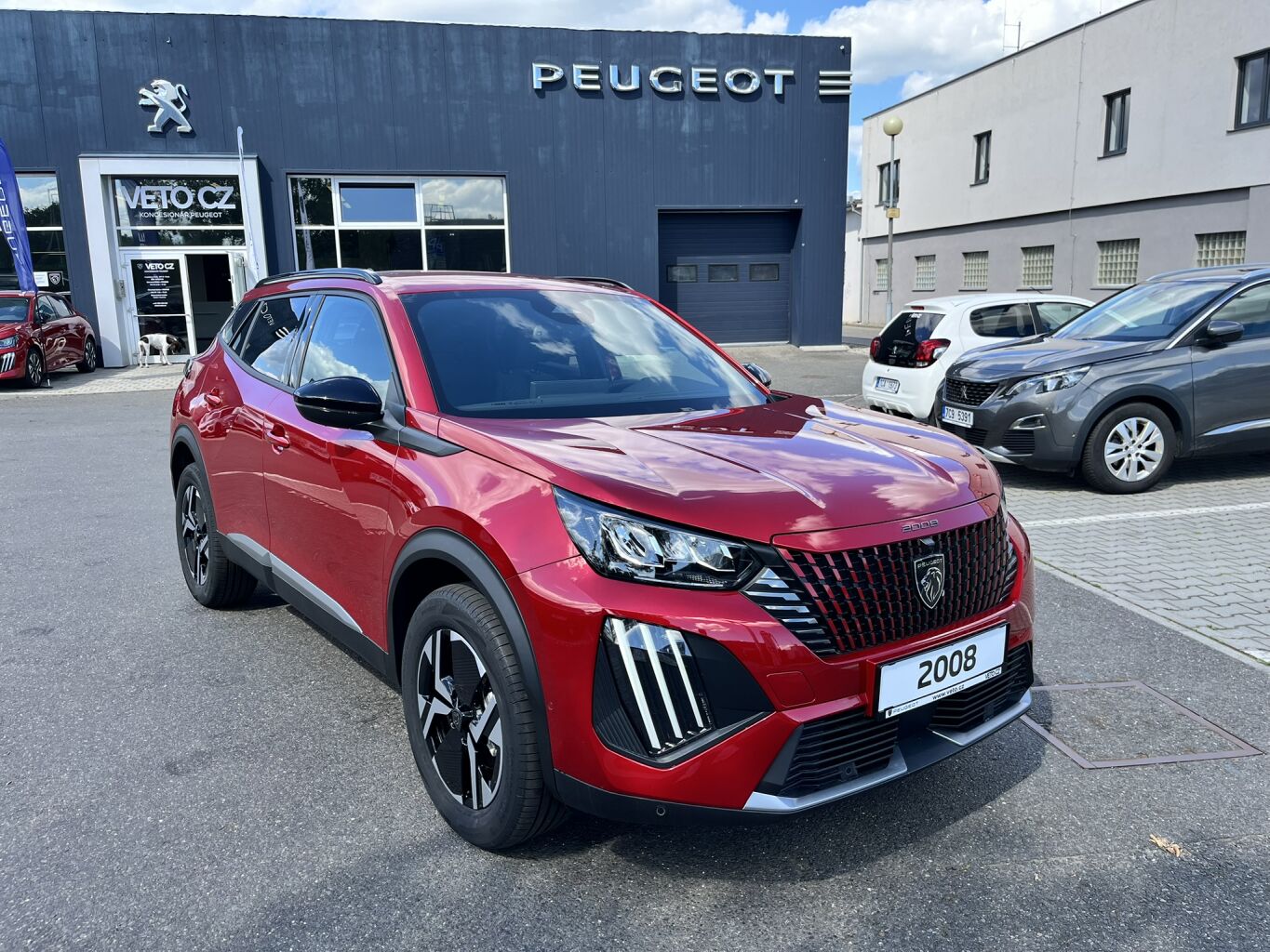 Peugeot 2008 ALLURE Hybrid 145 e-DCS6 – fotografie 2