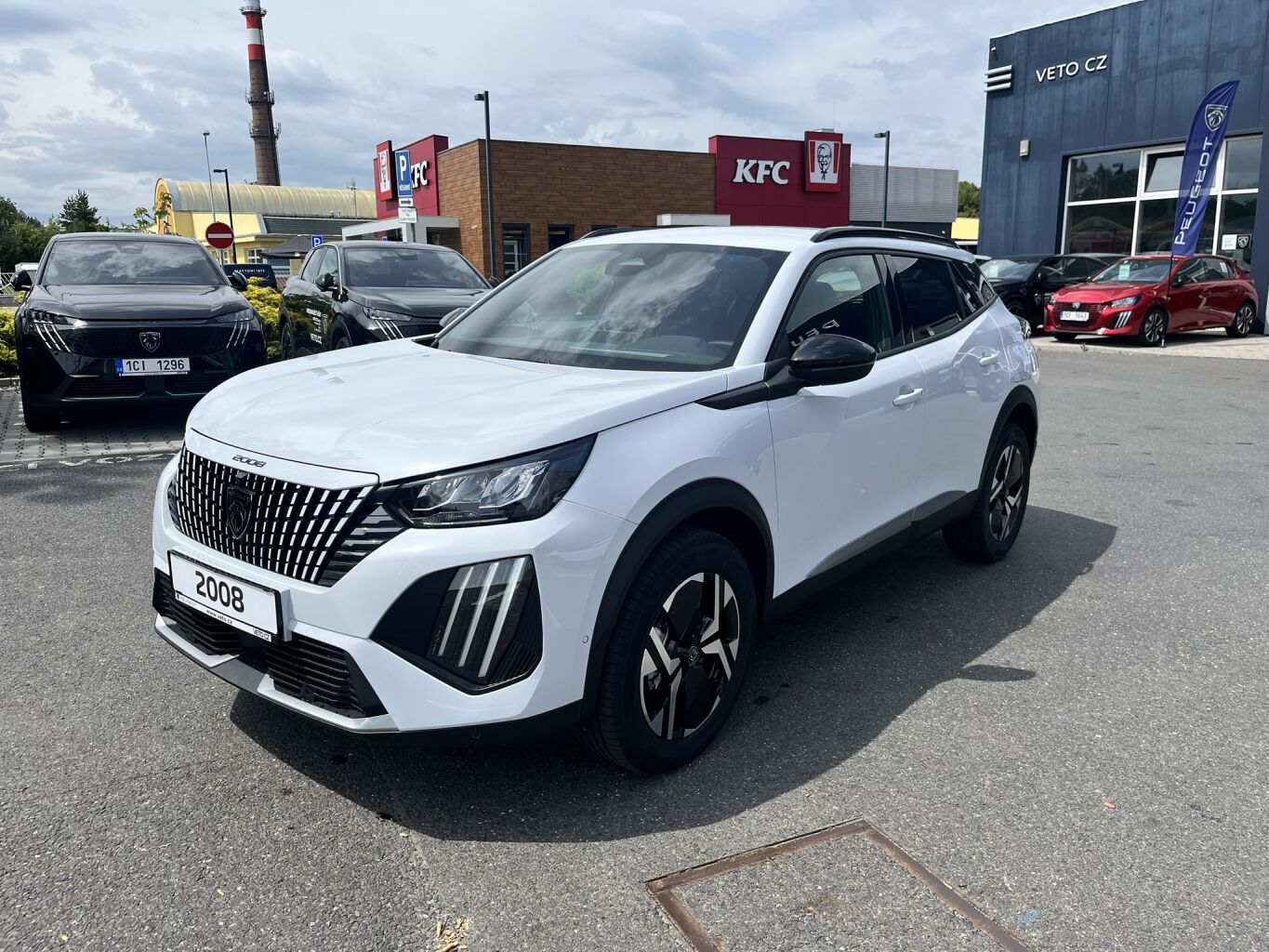 Peugeot 2008 ALLURE Hybrid 145 e-DCS6 – fotografie 3