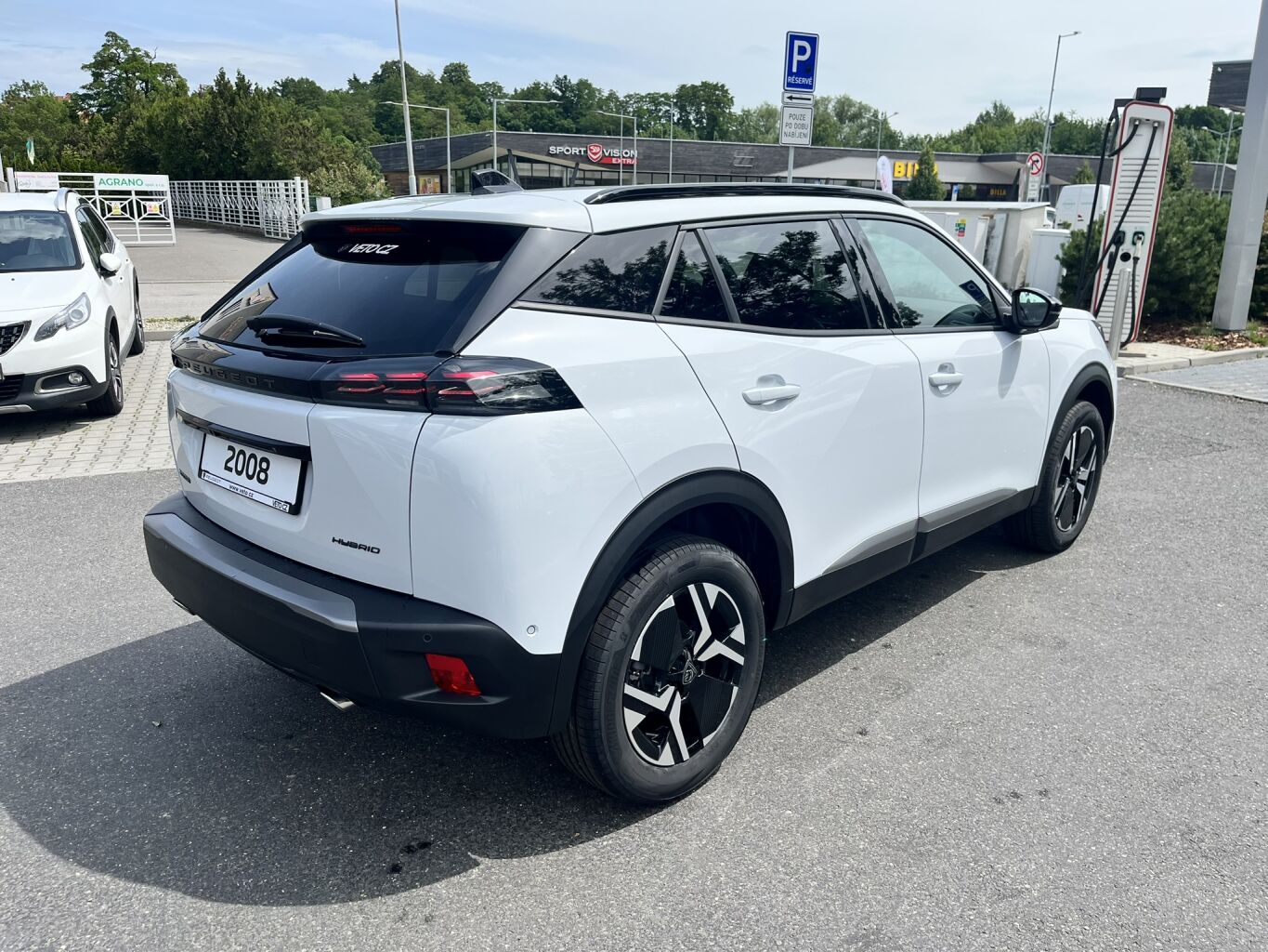 Peugeot 2008 ALLURE Hybrid 145 e-DCS6 – fotografie 5