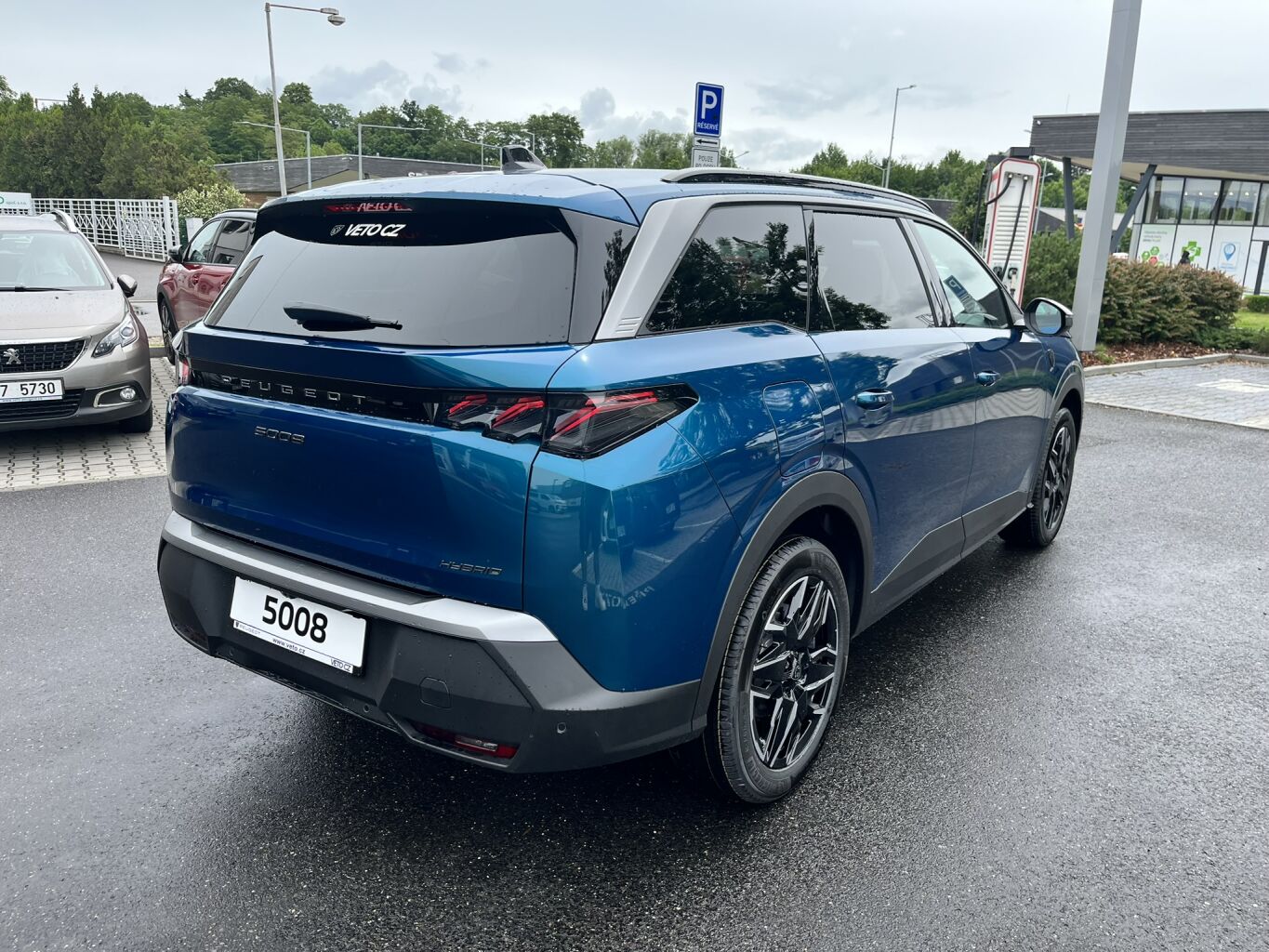 Peugeot 5008 GT Hybrid 145 e-DCS6 – fotografie 5