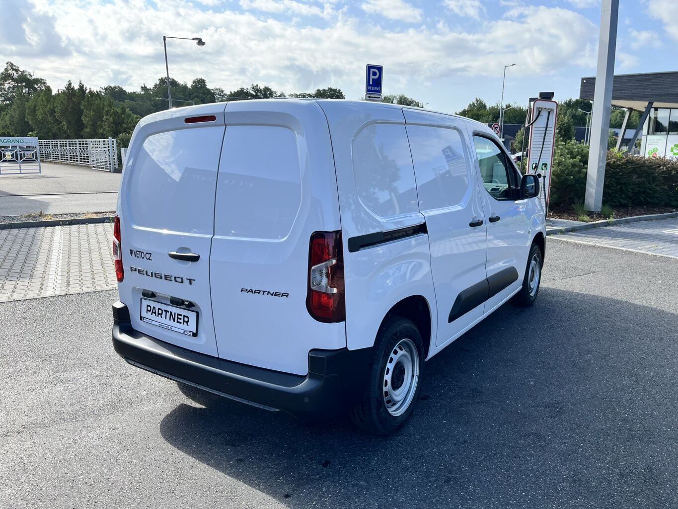 Peugeot Partner Furgon L1 650 1.5 BlueHDi 100k MAN6 – fotografie 5