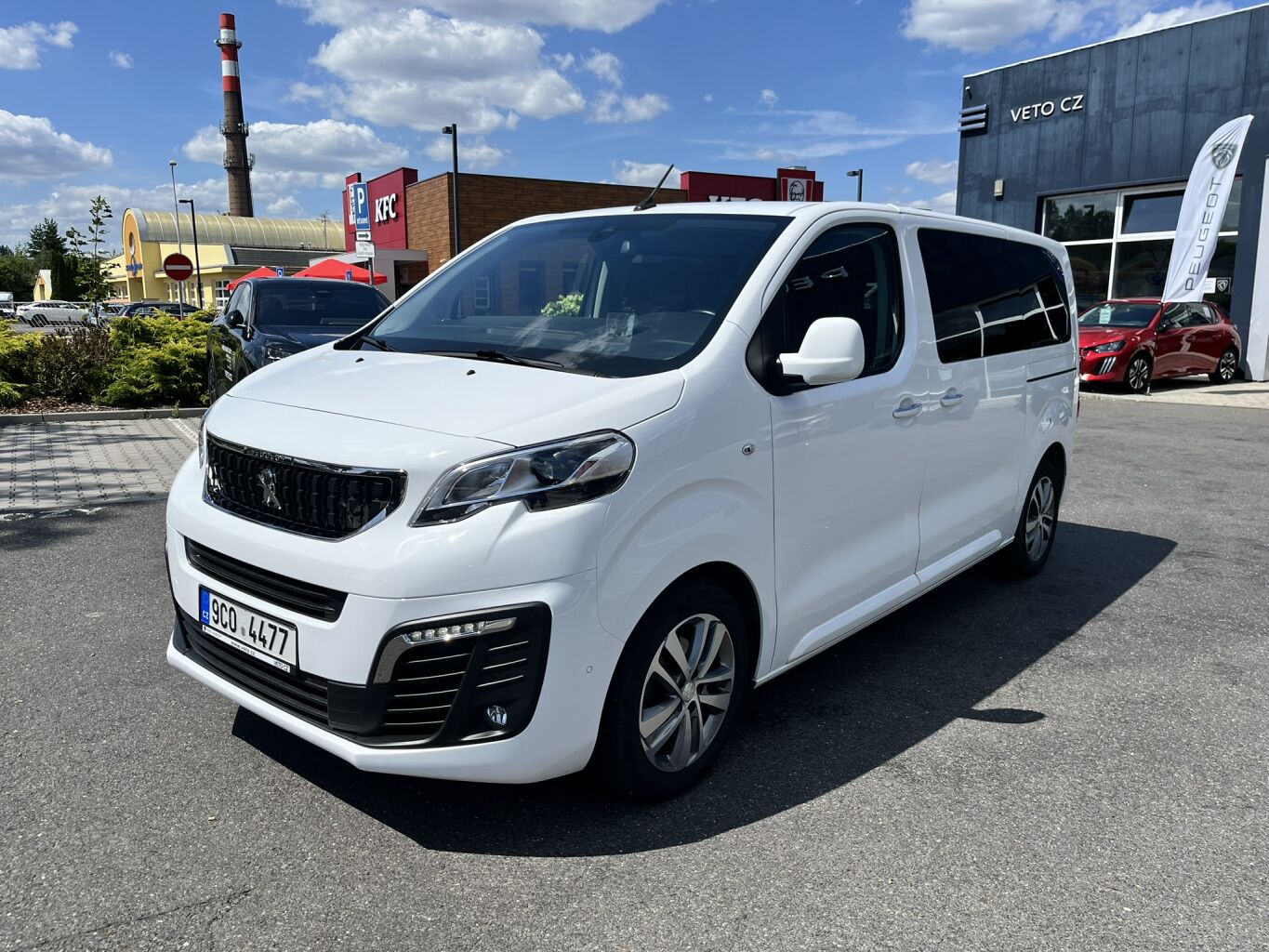 Peugeot Traveller L2 ALLURE 2.0 BlueHDi 180k EAT8 – fotografie 2