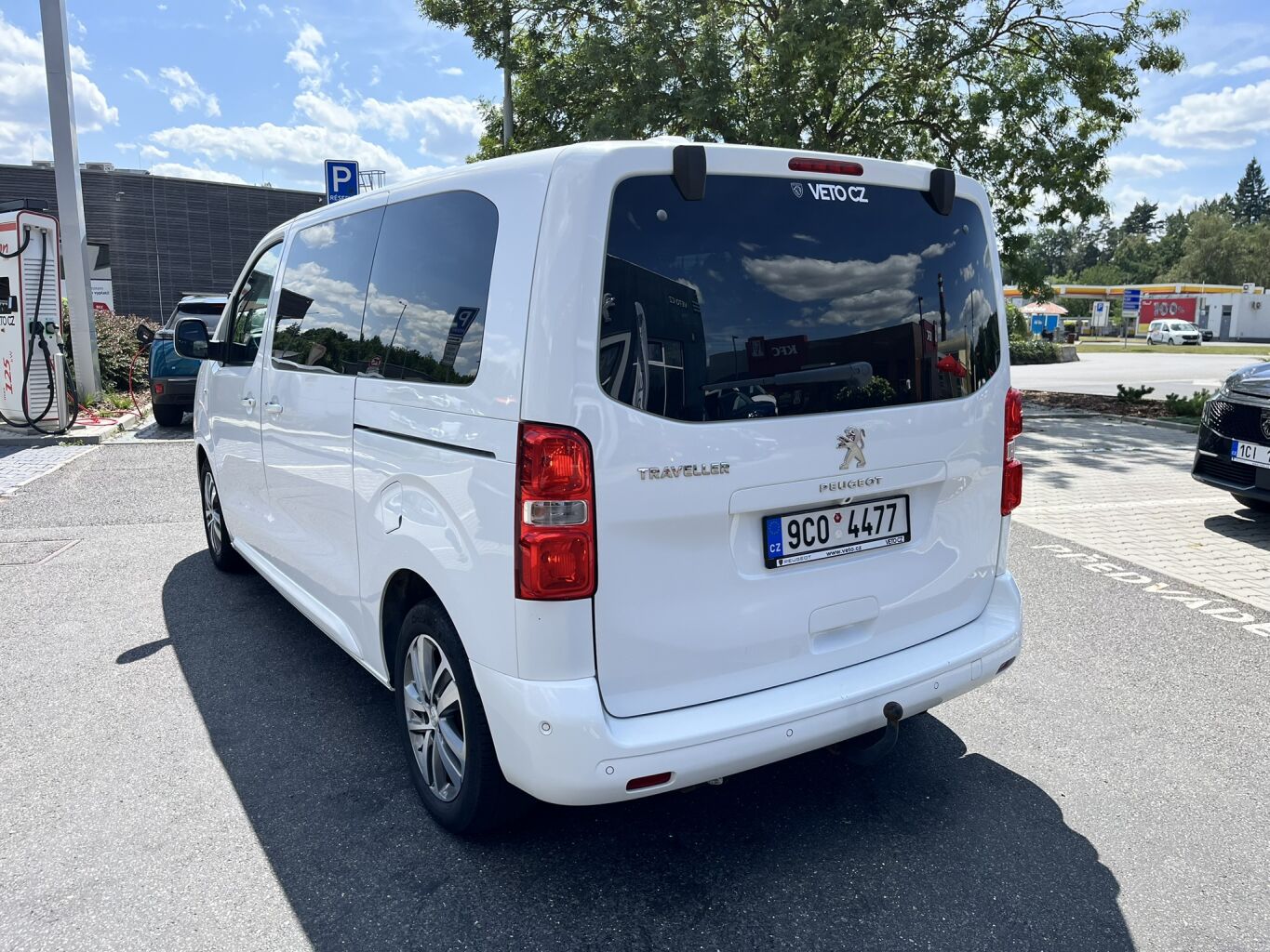 Peugeot Traveller L2 ALLURE 2.0 BlueHDi 180k EAT8 – fotografie 3