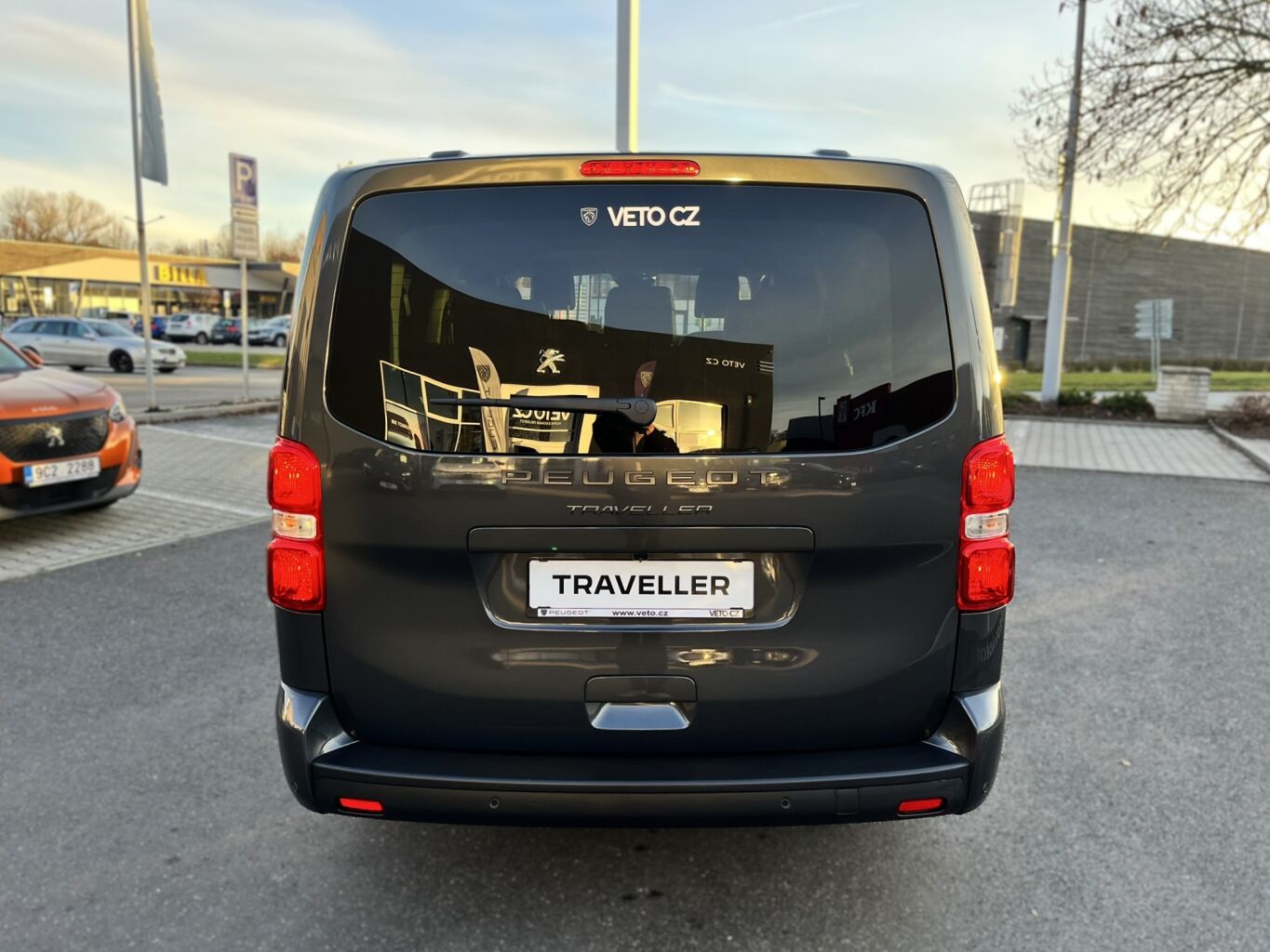 Peugeot Traveller Allure L3 2.2 BlueHDi 180k EAT8 – fotografie 4