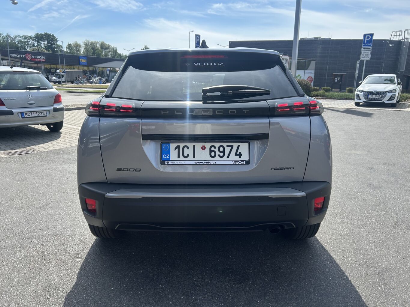 Peugeot 2008 BUSINESS Hybrid 110 e-DCS6 – fotografie 4